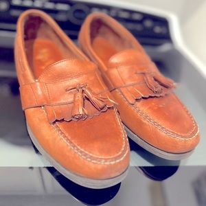 Sperry topsiders boat shoes very much like New. Size 13.